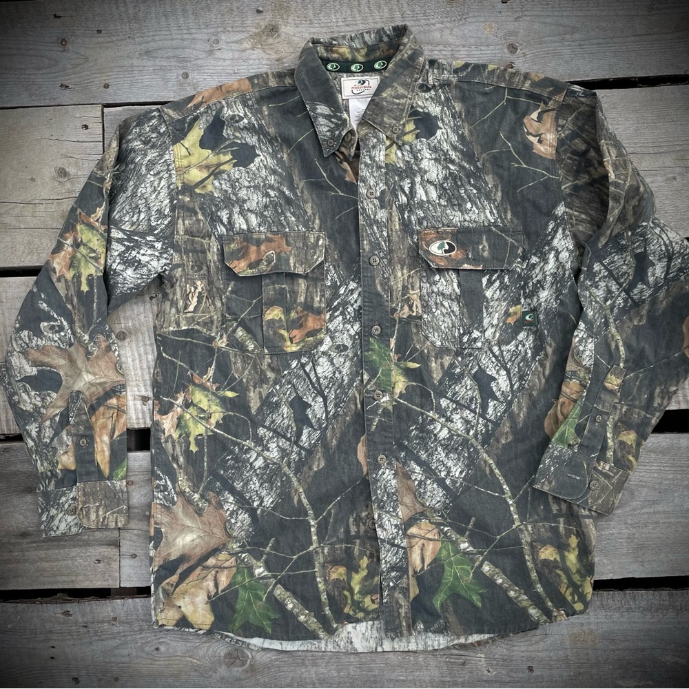 Mossy Oak Apparel Explorer Pro Long Sleeve Shirt.
